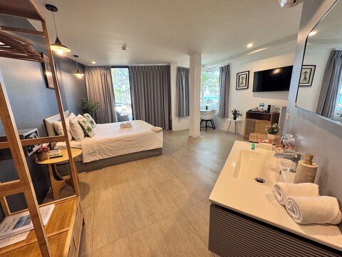 푸켓 무에타이 호텔 라와이 비치