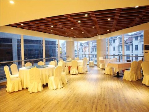 Zhangjiagang City Yahood Selected Hotel