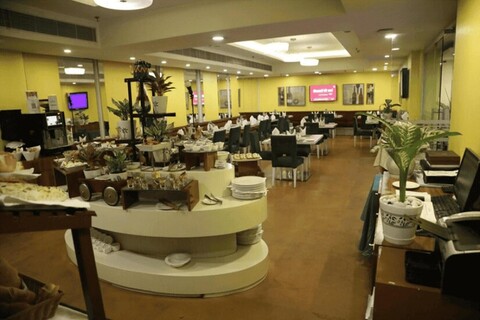 사로바 포르티코 나라이나 델리