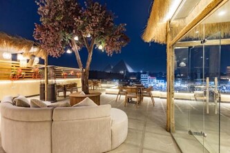 The Palace Pyramids View Hotel