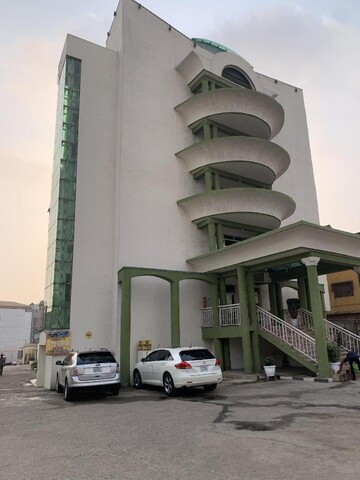 Presken Hotels Alade Avenue