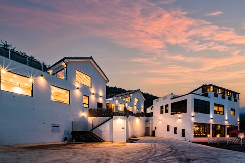 여수 모나코풀빌라