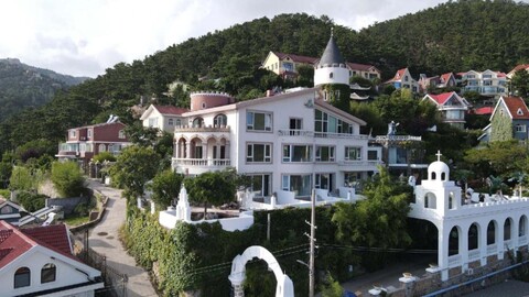 Laoshan Swan Castle Shenxianju Hot Spring Wellness Garden Homestay