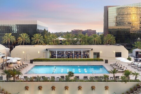 더 웨스틴 사우스 코스트 플라자, 코스타 메사