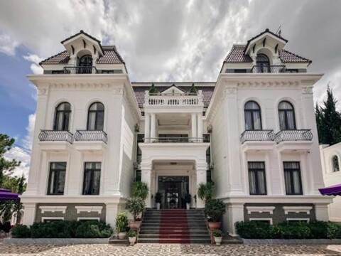 H 플라워 그랜드 빌라 앤 호텔