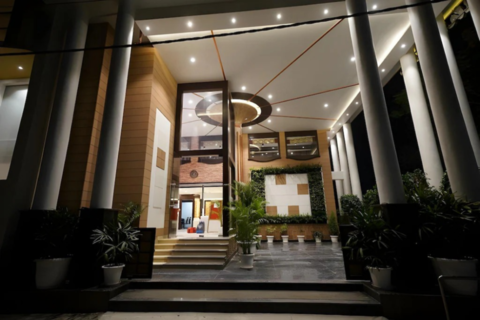  Goroomgo Square Inn Varanasi 