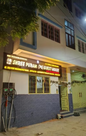 Goroomgo Shree Puram Homestay Varanasi 