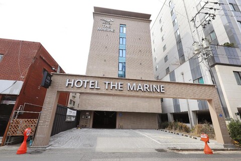 HOTEL THE MARINE