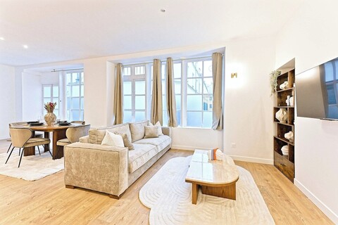 갤러리 라파예트의 멋진 에어컨 플랫