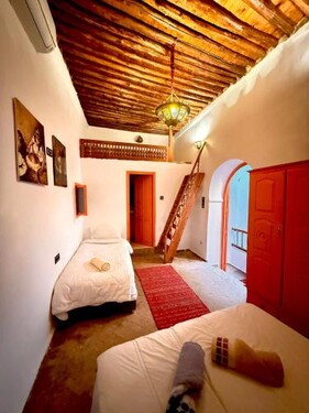 Riad Khadeja scorpion