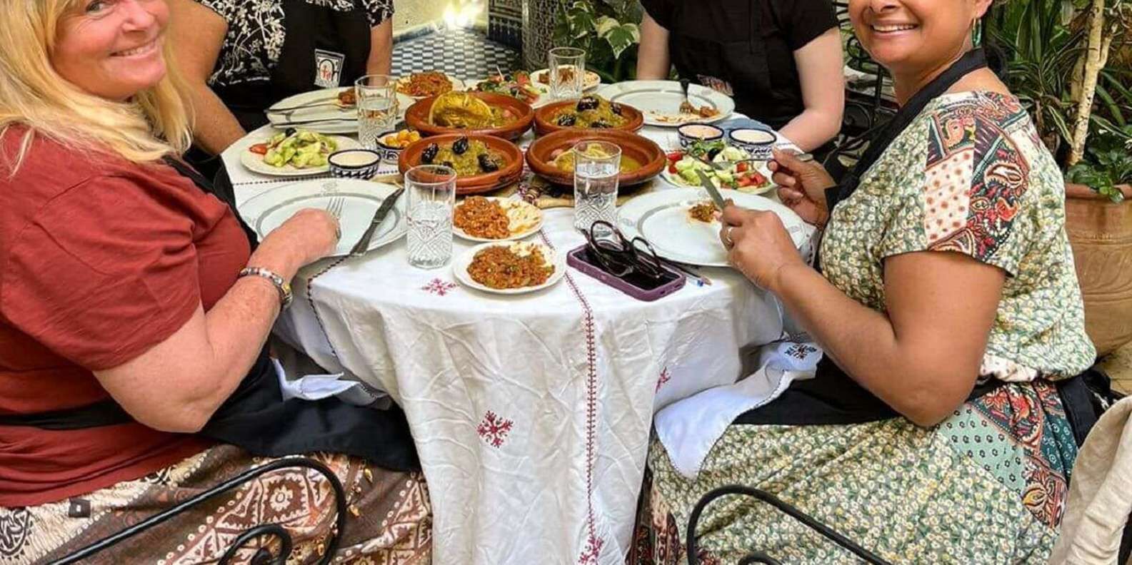 [페스] 올드 메디나 시장 투어 + 정통 모로코 요리 클래스