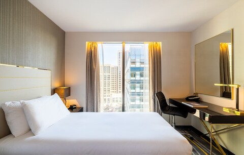 레오나르도 호텔 런던 올드게이트, 이전 호텔 세인트