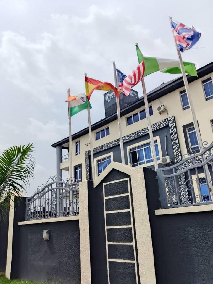 Benysta Hotels