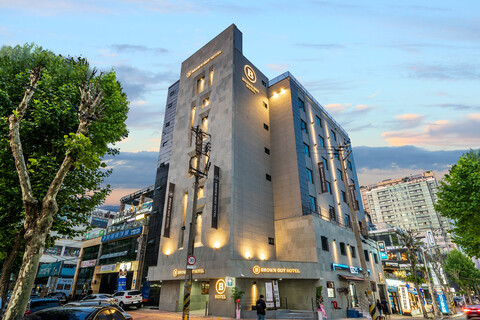 수원 브라운도트 수원인계점  (나혜석거리)