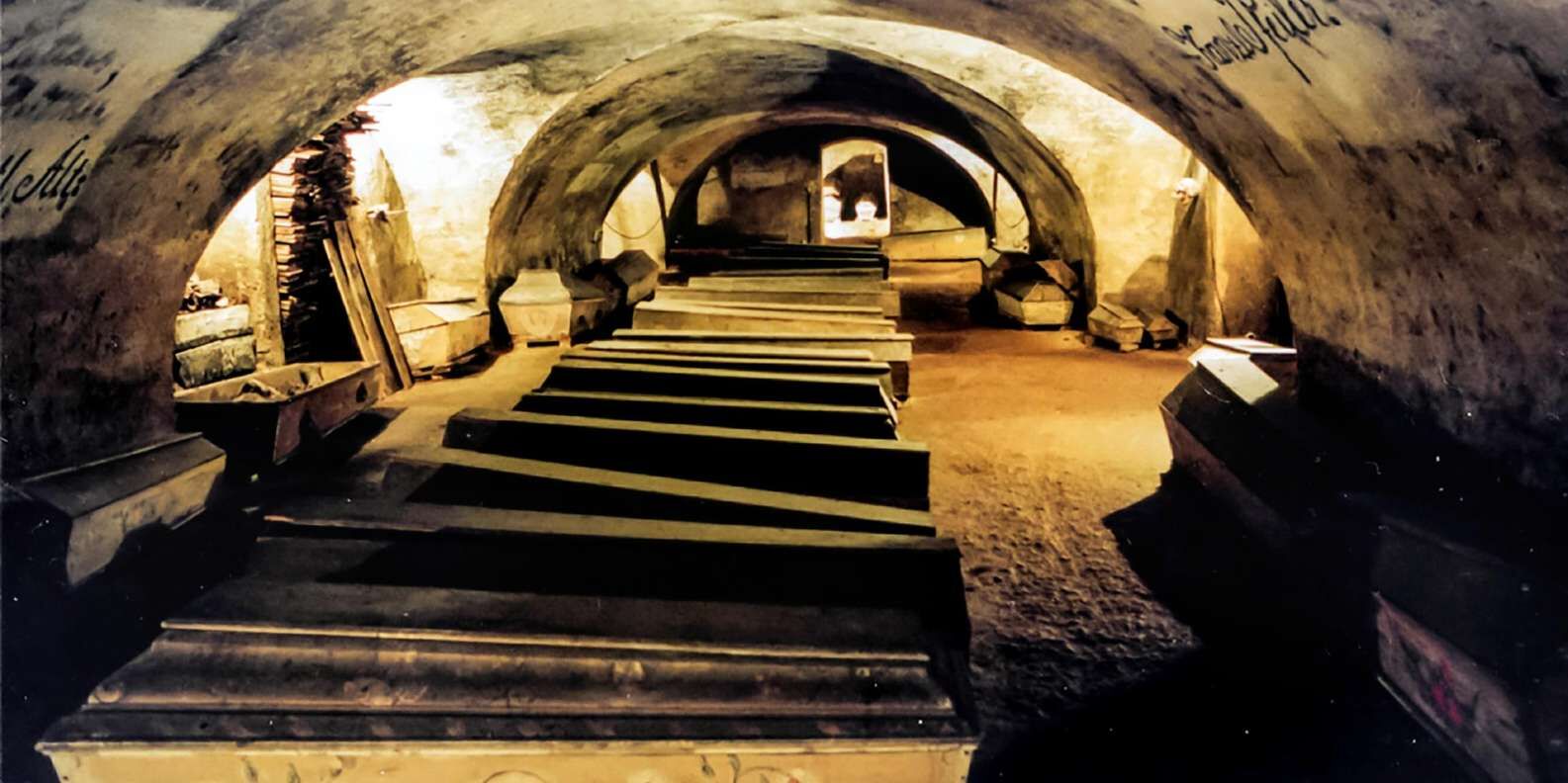 [비엔나] 1.5시간 지하 세계 투어 + 4000명이 잠든 성당 지하실
