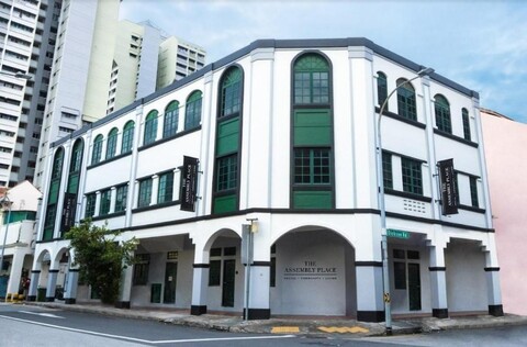 디 어셈블리 플레이스 앳 페락