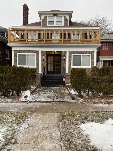 The Aquarium Chateau - With Private Yard & Parking, Near Falls, Casino by Niagara Hospitality