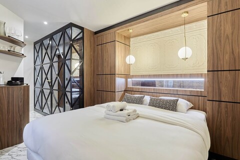 루브르 팔레 루아얄의 멋진 신축 스튜디오