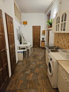 Vibrant City Center Rooms