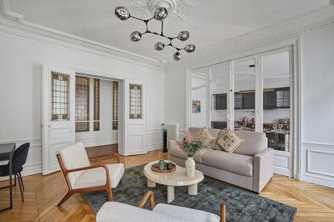 파리 중심부의 우아한 아파트먼트