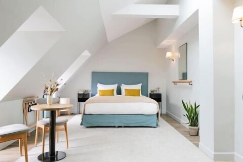 Hoy Paris - Yoga Hotel