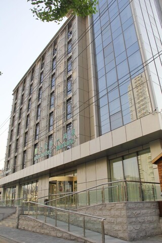 Wanshang Ruyi Hotel (Beijing Lugu East Street)
