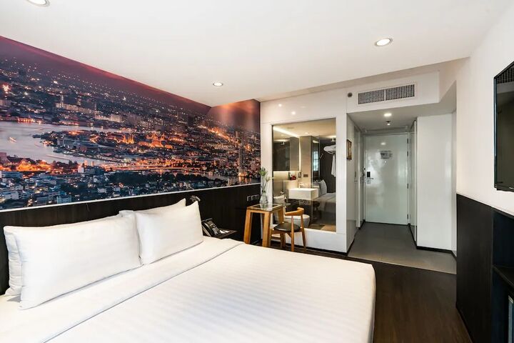 room detail thumbnail 1