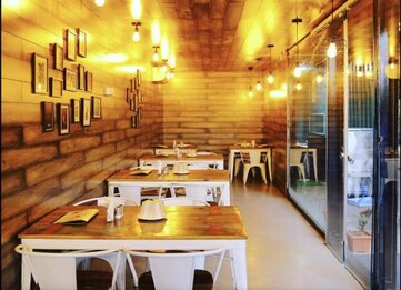 HOTEL TeO International Near Delhi Airport