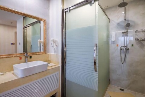 Vienna Classic Hotel (Nanjing Nanzhan Jiangning Wanda Plaza)