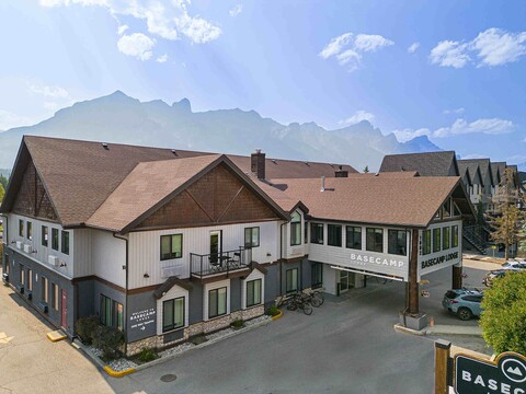 베이스캠프 로지 캔모어