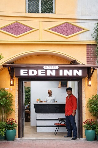 호텔 에덴 인 푸리