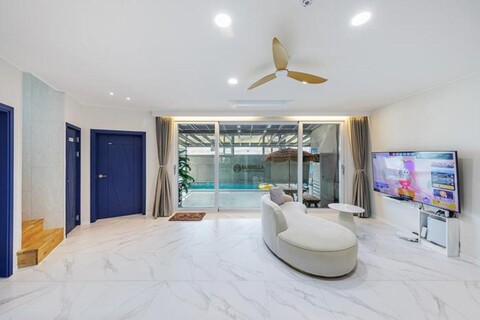 Mabella Poolvilla & Screen Golf