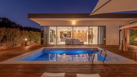 태안 엘플레이트풀빌라