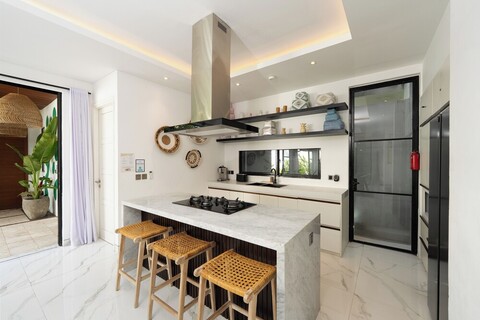 빌라 데비나, 퍼타마 매니지먼트 제공