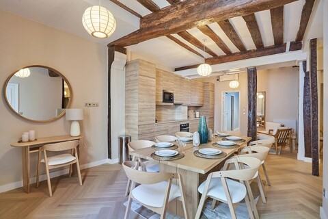 놀랍고 새로운 아파트 파리 중심부