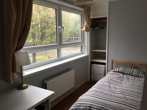 런던 젬마집 방 하나