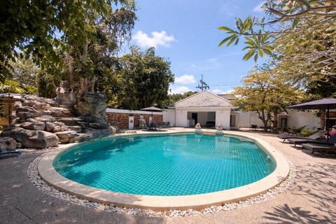 Glory Moon Resort