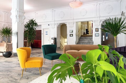 슈퍼히어로 호텔