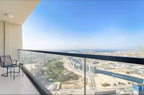 보그, 아이콘 시티 비즈니스 베이, 지하철역 근처