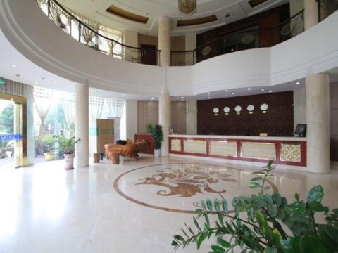 Shanghai Liantai Holiday Hotel (Gongfu Xincun Metro Station)