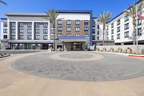 햄프턴 인 바이 힐튼 온타리오 에어포트