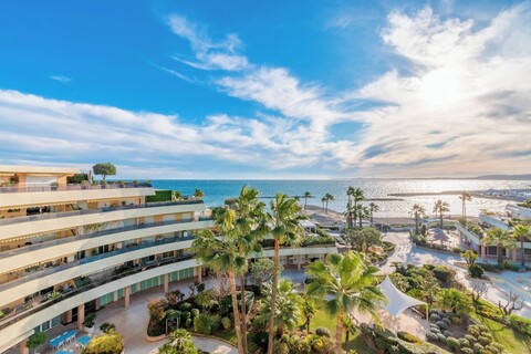 홀리데이 인 니스-포트 세인트 로랑 바이 IHG