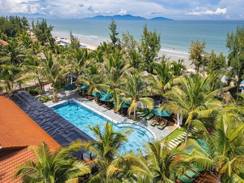 호이안방 비치 프론트 빌라 & 레스토랑