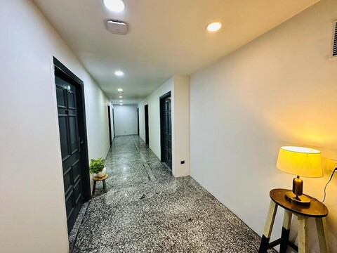 델리 펀자비 바그의 호텔 골든 사프론