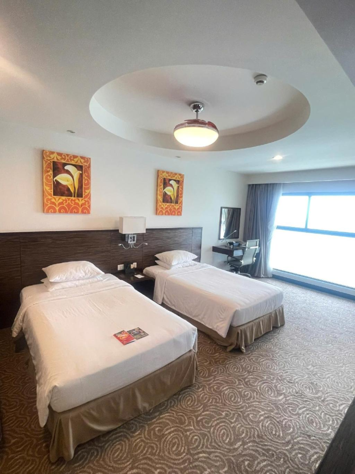 room detail thumbnail 1