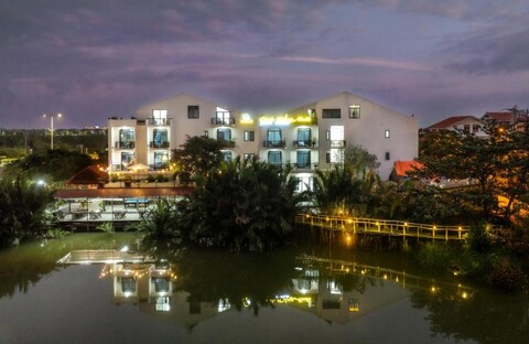 솔트 필드 리버사이드 호이 안 빌라