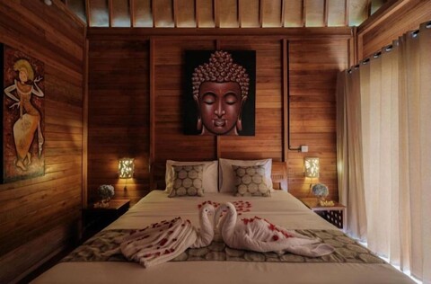 빌라 펠리스 사누르