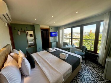 LElLl HAGİA SOFİA OTEL