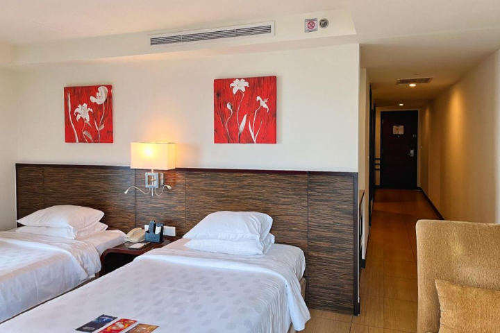 room detail thumbnail 0