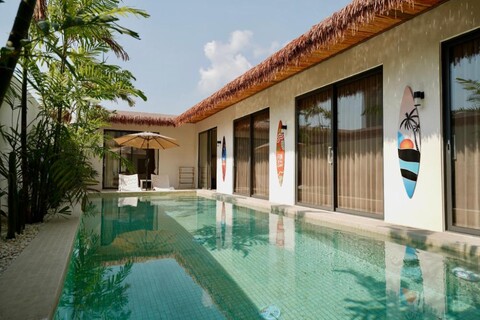 MaShang Holiday villas 马上假日中天海滩5卧泳池别墅